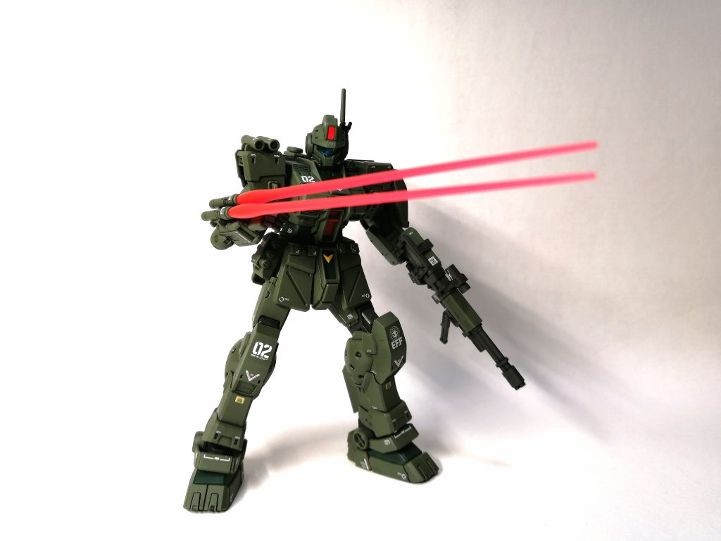 ビームライフルを腕に取り付けできるので、こんなポーズができますね😃