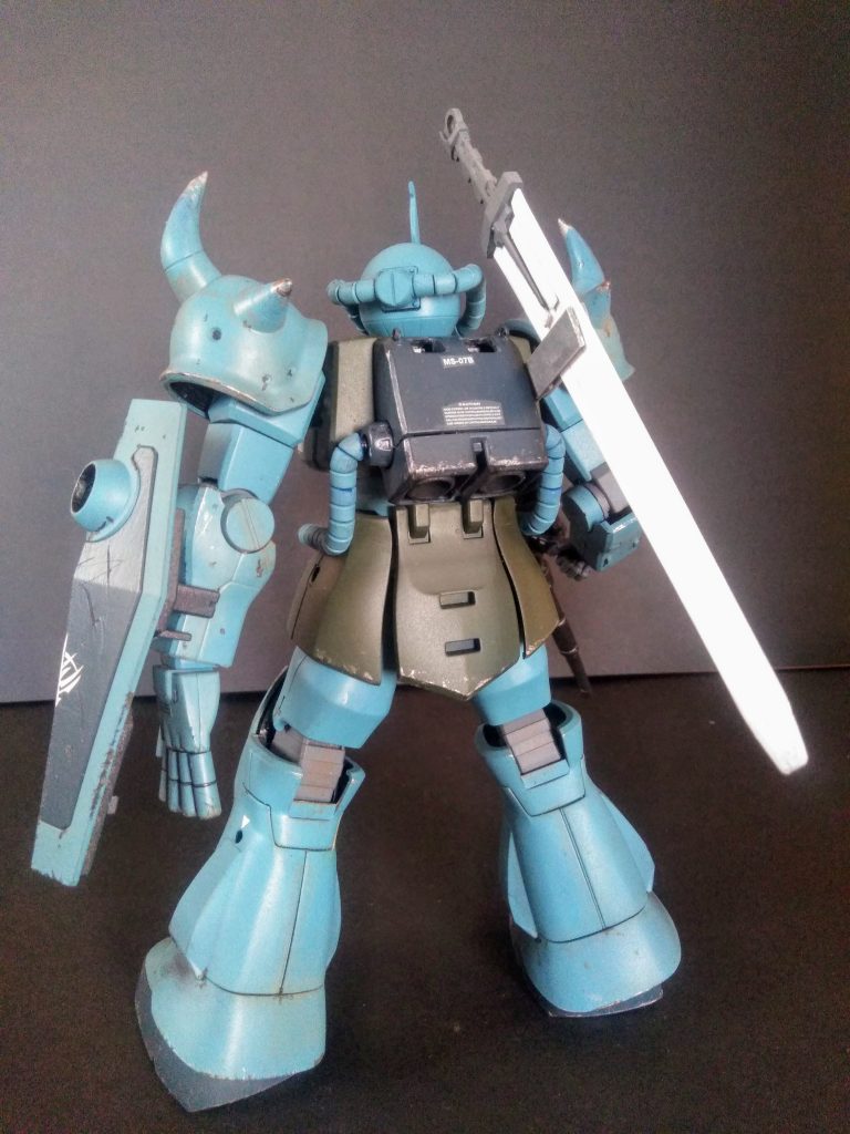 今回も只の〔なんちゃってRebuild〕ではアレなので、脳内設定をば😋 ”潜伏ジオン兵狩り部隊”に対抗する為 《DSO BLKプロジェクト》にて強化した ジオン残党MS小隊を支援する為に 出刃って来た《Three years on a stone》 という部隊 という妄想です🤣 「ike_k5さん」 シツコイけれど、今回も設定 お借りします😔(此で三度目ダヨ・・・😈)