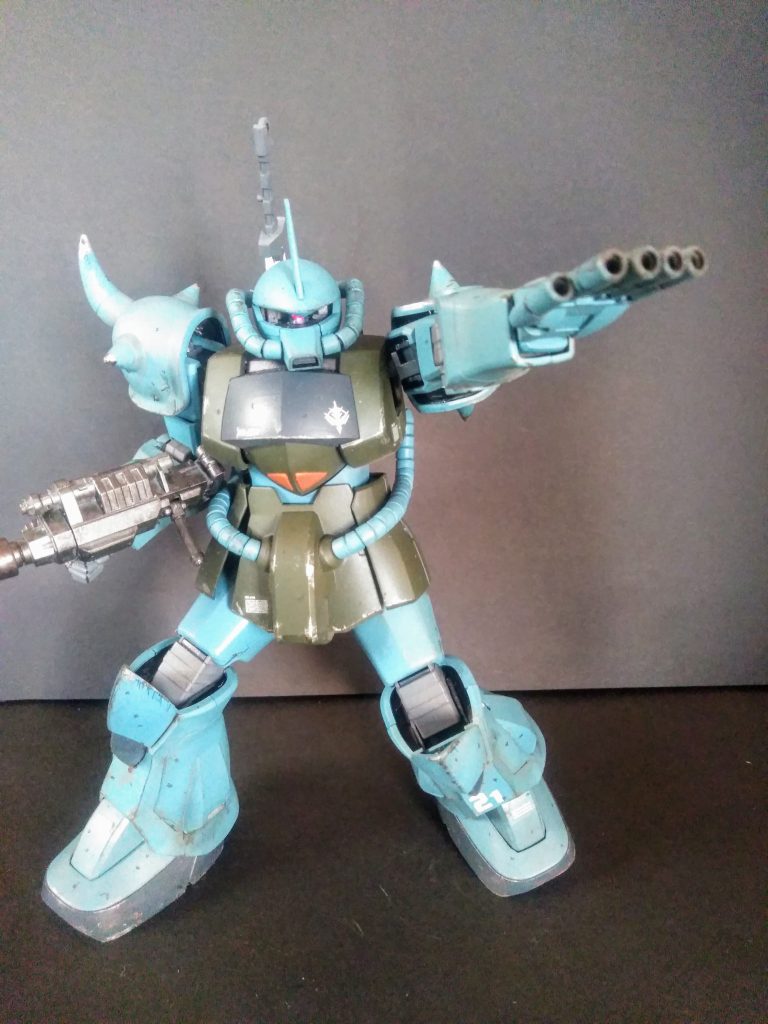 そんな訳で「グフはエースの機体 💗」 (UP主 基準) 謎武装の「5 連装 75 mm 機関砲」を晒しましょ 皆様もご承知だと存じますが 一体「給弾方式 ドウナッテンノ❓」と ツッコミを入れたくなりますよね😂