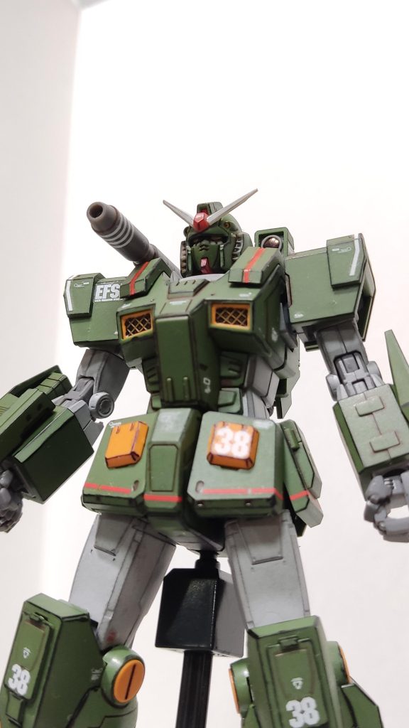 あおり気味で。ミサイルハッチを開けとけばよかったかも。