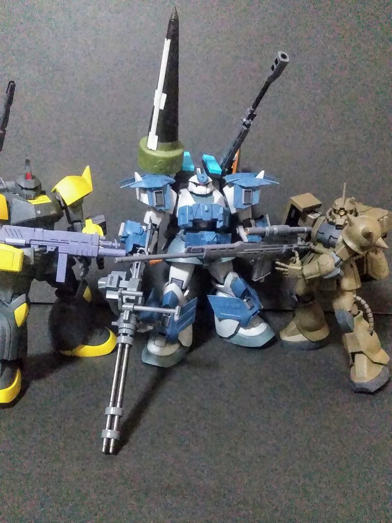 『ヒロイ・ナオ・オキイナ 中将(妄想艦隊 司令)』の指揮下にある『ルッキールー中隊』                    現在『ア・バオア・クー』の陥落は                   間違いない。                      ならば次の機会に望みをかけて          この最終局面を生き残る事を選択する     『ヒロイ中将』                  その想いに