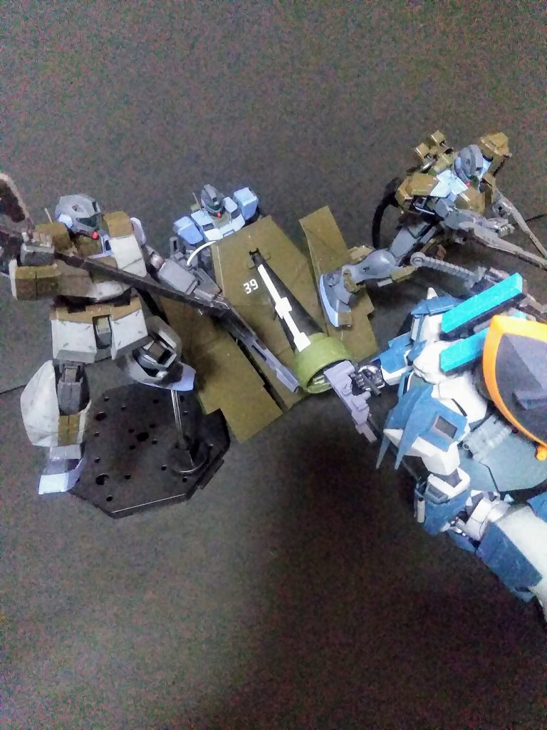 防御に全フリ❗             『《ユーヤッチャイナ》所属小隊』😣    《ウラヤスネズミランス》にて突貫です😠❗                「G.I氏」からの『某怪物狩系ゲームの様な  デッカイ盾』の御言葉から産まれた小隊です😁使用武器の《ウラヤスネズミランス》     コチラは「koikuma氏」から御名前を拝借です😄                   ((いや!ほんとうに他力本願なんだな😈👹))