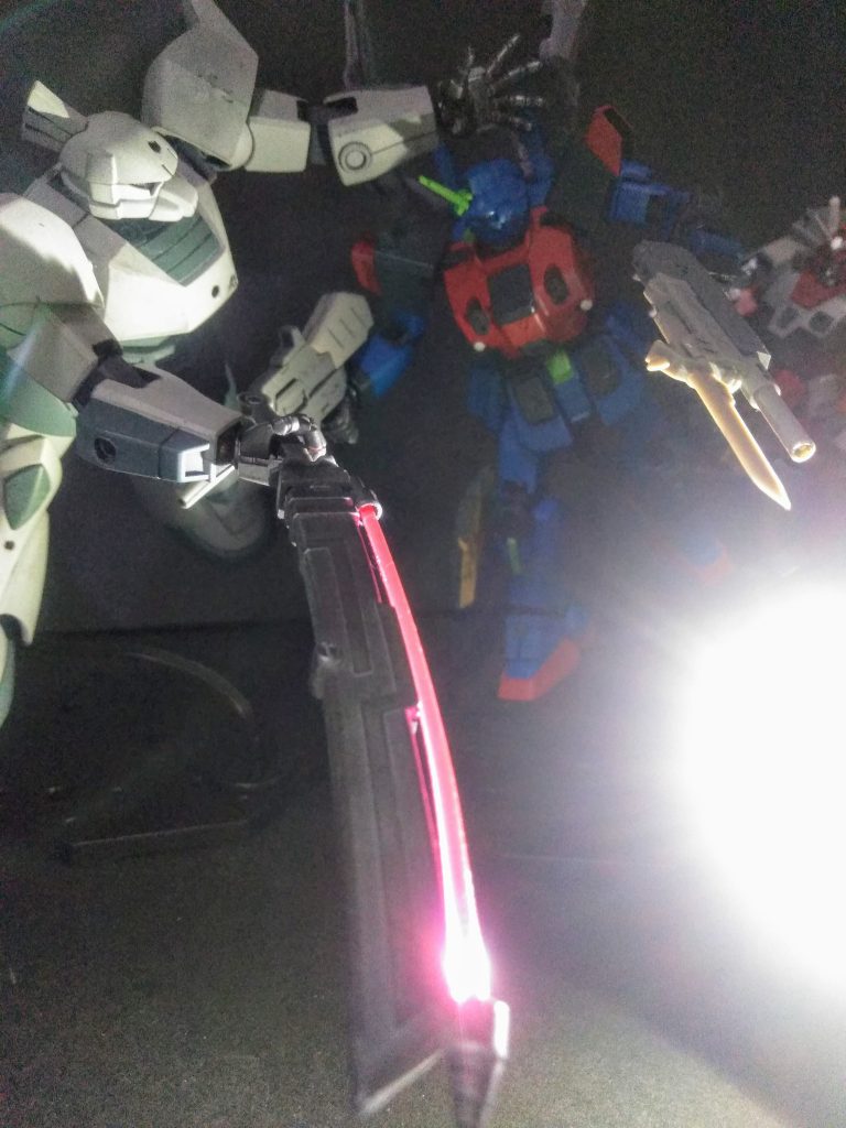 共に「この先」を賭けた この闘い    「全身全霊を駆け 激しい攻防」が続く           ❗❓・・・背後に感じる突き刺す視線・・・