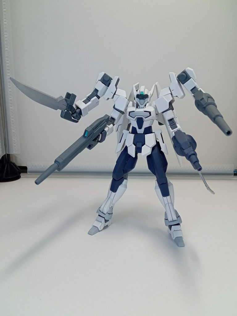 そして完成したガンプラ、ダブルバレットの両腕にGエグゼスの腕を付け四つ腕に、左側腕にGサイフォスのドッズバスターHにシャルドールローグのドッズバスター、右側腕にはドッズライフル、Gエグゼスジャックエッジのナイフです、そして使いこなす為に猛特訓した。