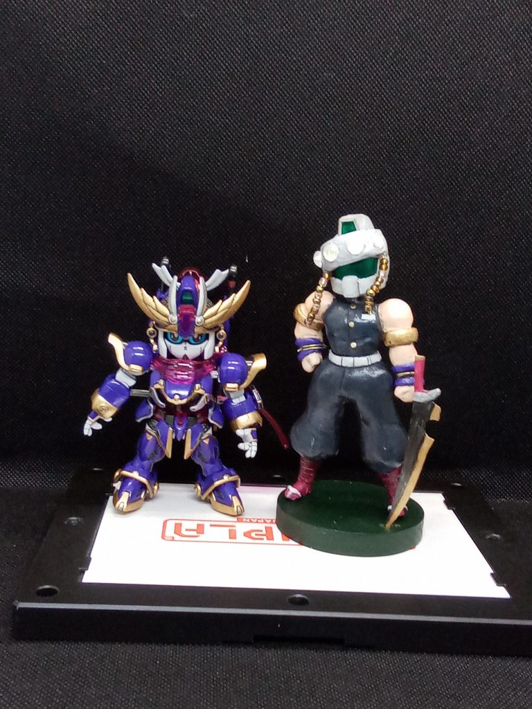 F9ﾉ1改を作ってから作業場のすみに転がっていたジム頭・・その姿しのびな・・勿体ないので粘土で身体を造ってみました　くノ一のオマケなら忍者だろう!!と造ってみたところ・・こうなりました。