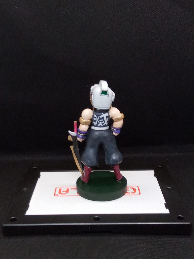 背中は武器と紐で隠す予定でしたが　今回はそのまま