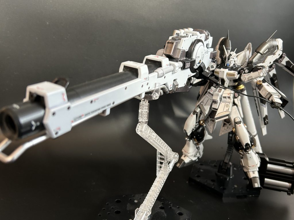 Hi-νガンダム　ハイパーメガバズーカランチャー装備–4枚目/制作者：けにけに