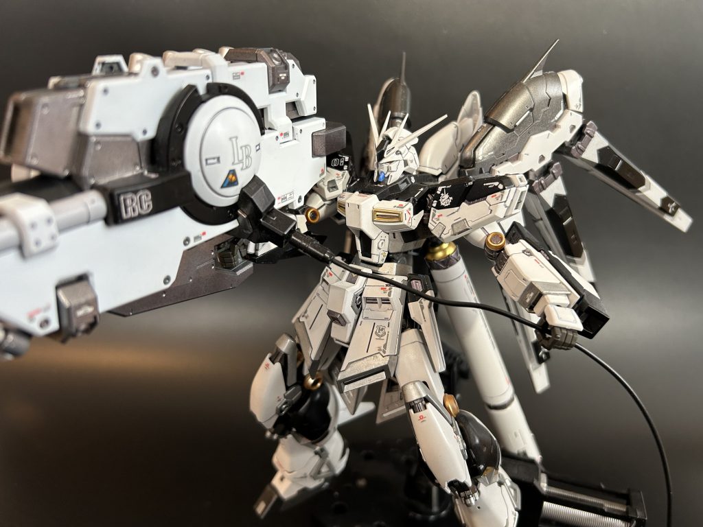 Hi-νガンダム　ハイパーメガバズーカランチャー装備–5枚目/制作者：けにけに