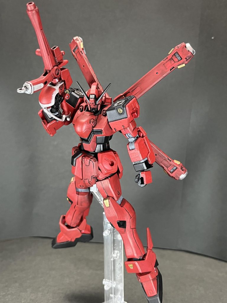 クロスボーン(マント無し)ポージングさせてたら塗装剥げが何箇所か出来てしまったので塗ってコートし直してあげようと思います(´;ω;`)