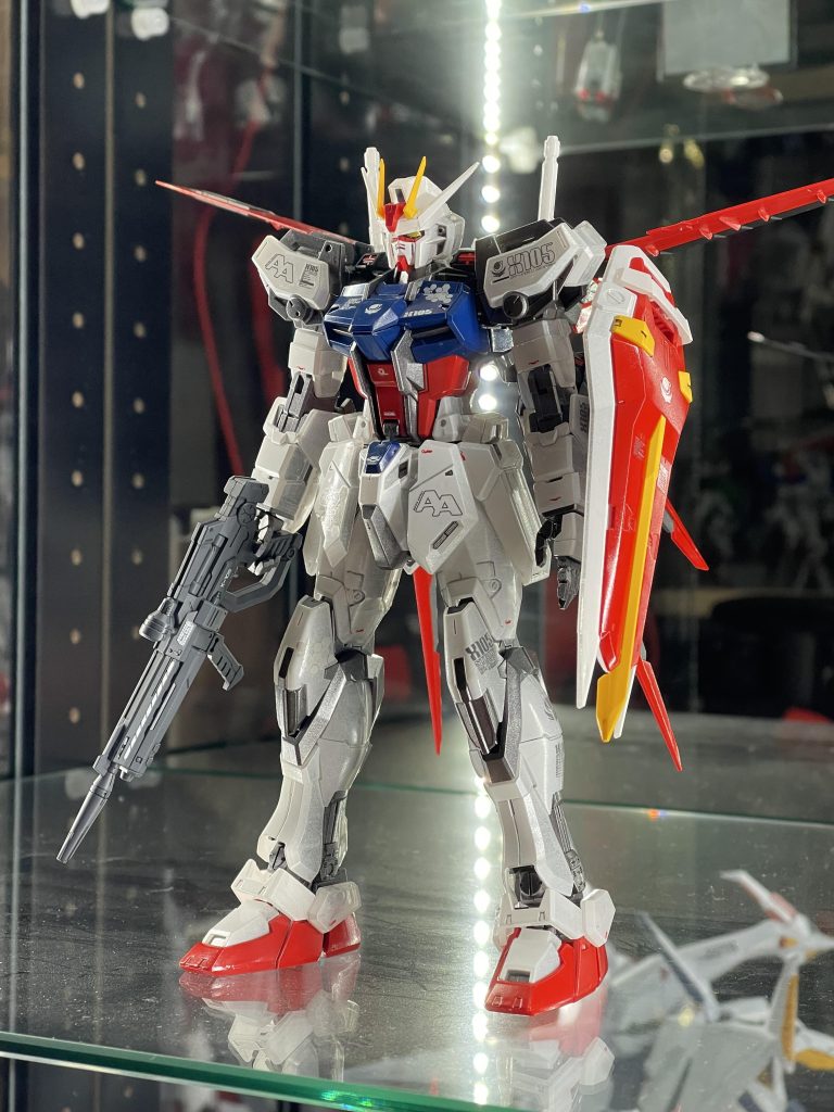 エールストライカーを背負ってもちゃんと自立する相変わらずの良キット。本当に偉いです❕