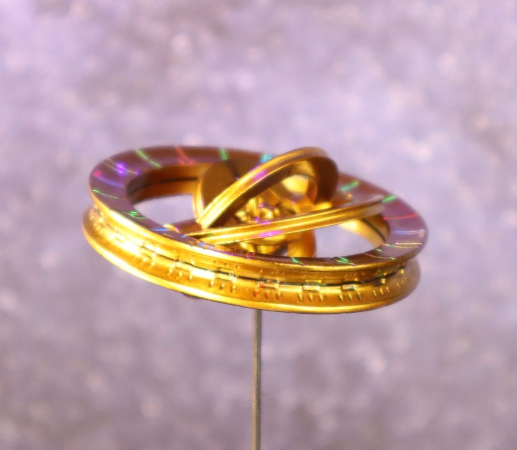 部分的に蛍光塗料で塗装しました。