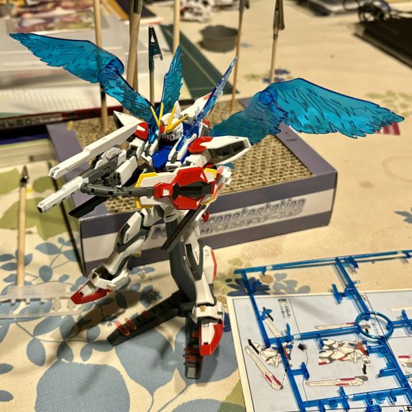 HGBF スタービルドストライクガンダム　部分塗装