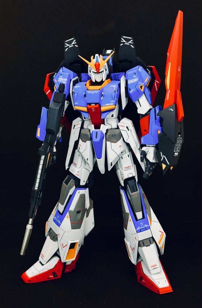 キットの出来が良いので頭部と脚部を若干変更とスジ彫りを追加して全体的に淡い感じで塗装しました。