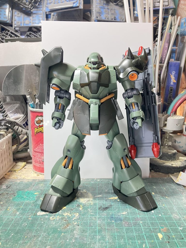 可動するハンドパーツが中途半端に握れない以外は、特に問題は無かったですね〜ディテールアップはスジボリ＋αです