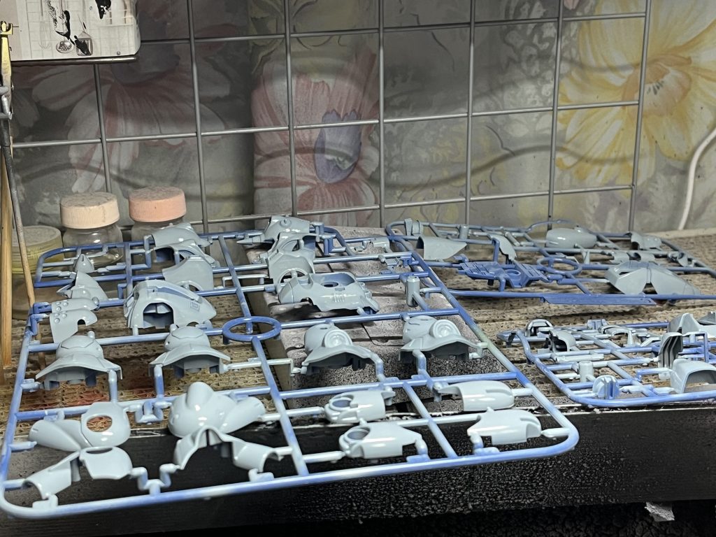 塗装はランナーで一気に塗装。これなら簡単ですね