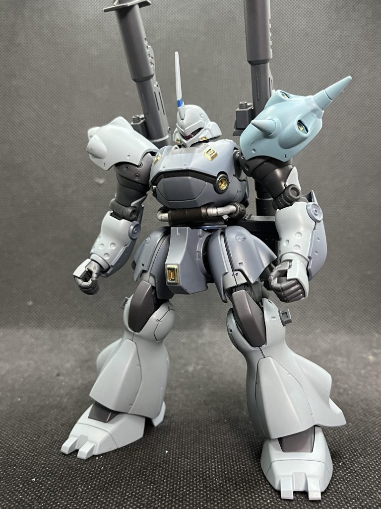 正面ショット。ところどころアドリブで色分けしてみたりと