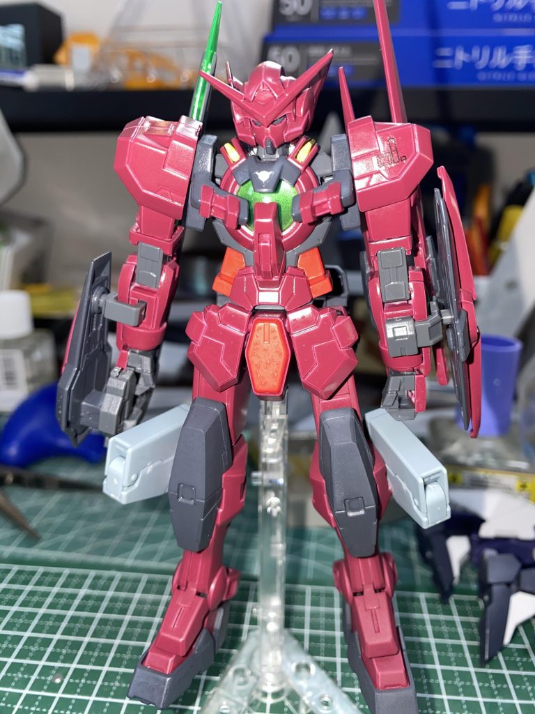 前回は白と黒がメインでしたが赤と黒も良いなぁ...