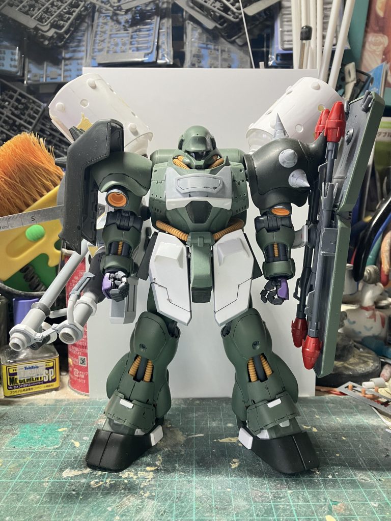 機体はスジボリ+αで、巨大なプロペラントタンクは100均のスプレーボトルがいい感じでした♪