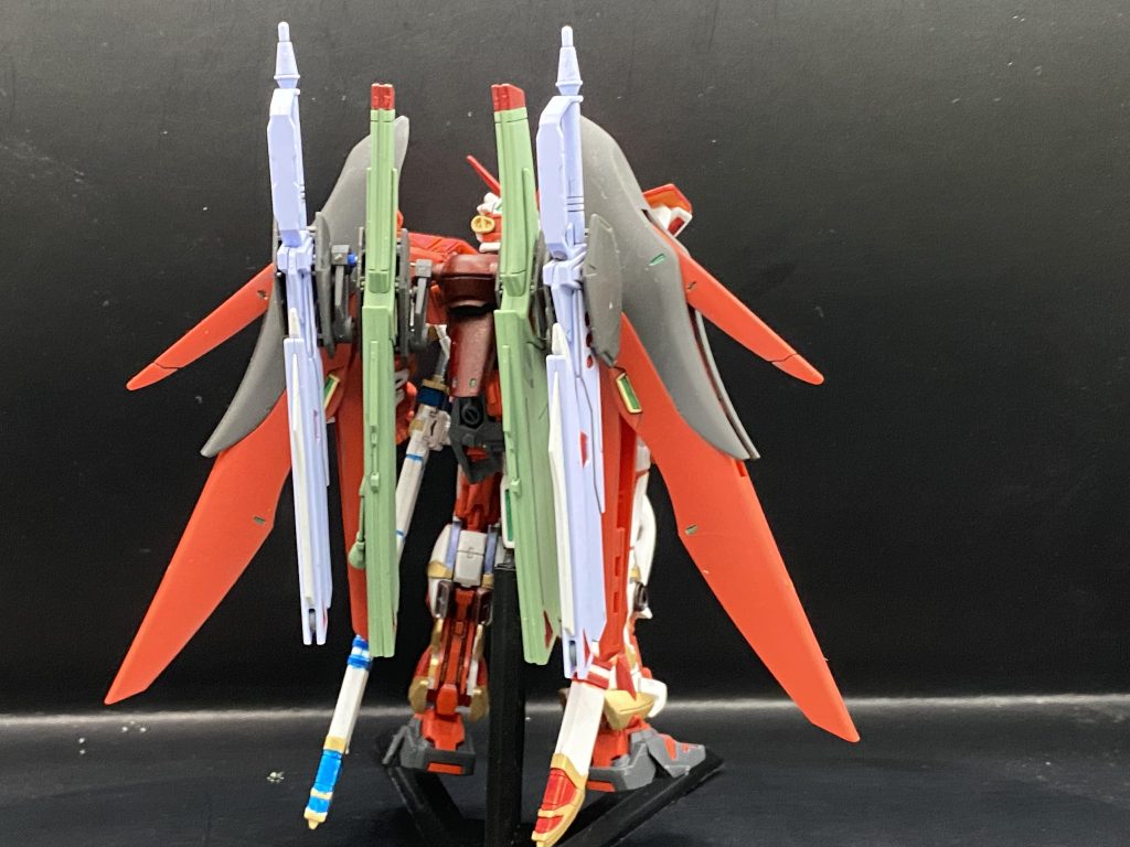 全身を前後からアロンダイト2本に高エネルギー長距離ビーム砲2門の迫力がダンチです!