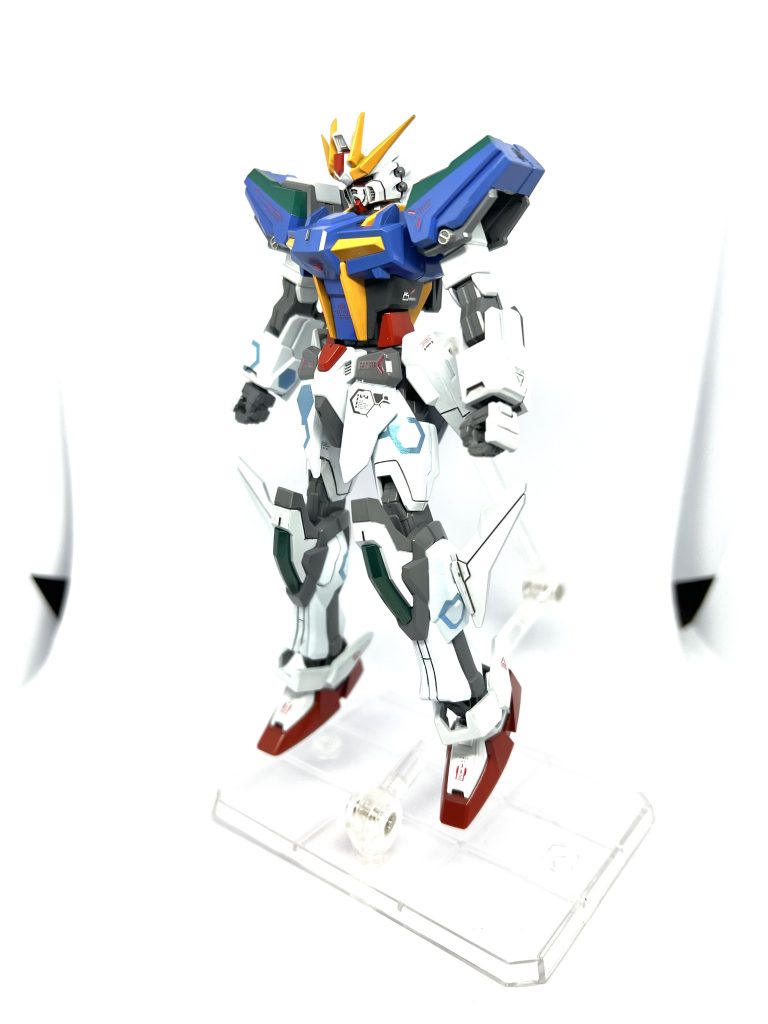 素体のフォルムがカッコ良すぎるんですよね。少しスジボリを追加しただけであとはほとんどがそのままです。