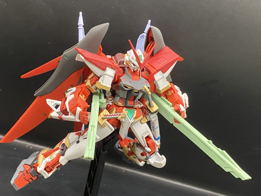 そして高エネルギー長距離ビーム砲を二門同時に構えるポーズ