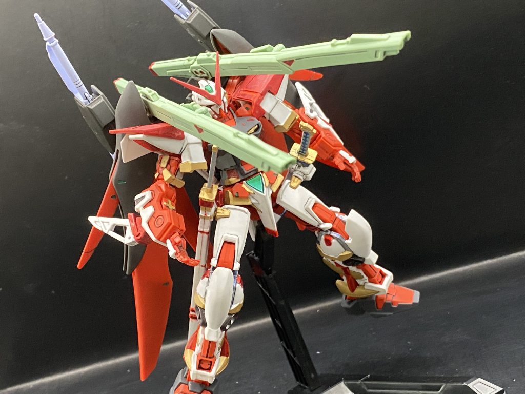 デスティニーインパルスのように肩でも構えれるようにしてます