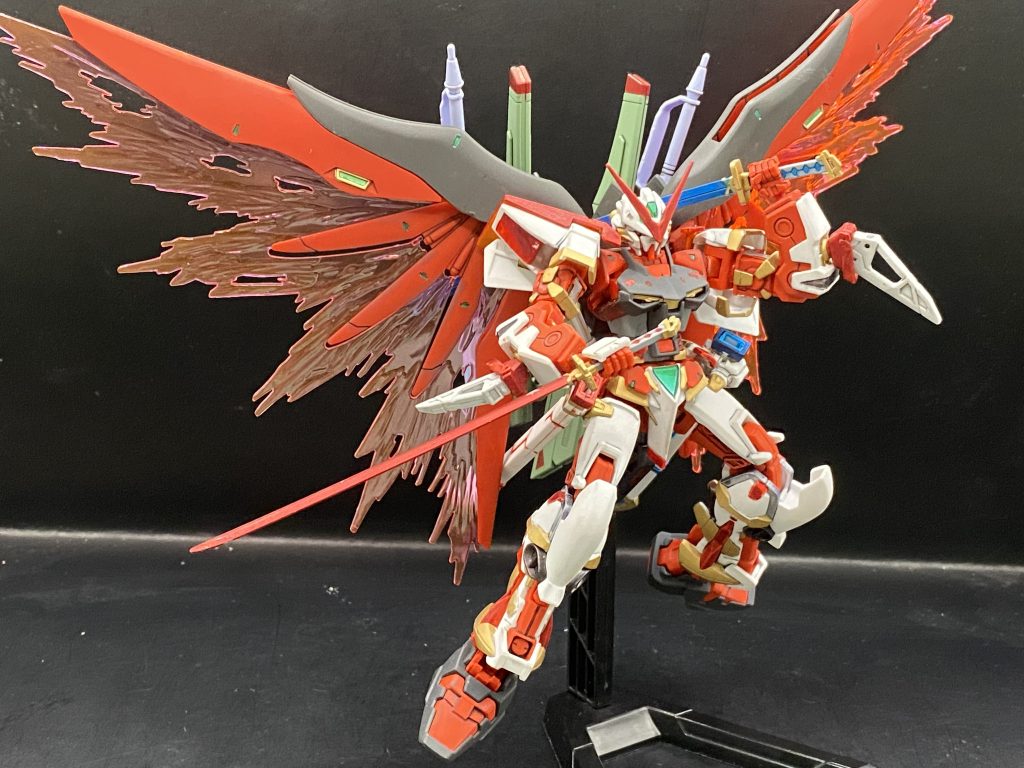 ガーベラストレートは2本装備でそれぞれ赤と青に塗りました。部分塗装とスミ入れ、ウェザリングとつや消しでフィニッシュです。