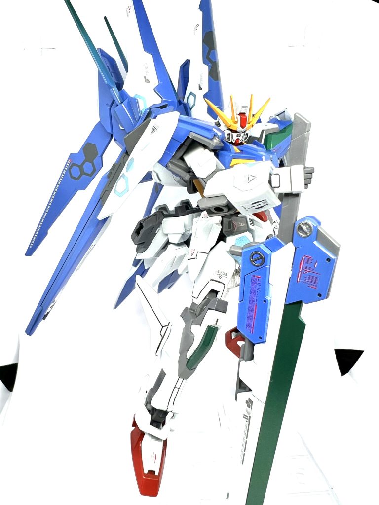 サムライマスターソードもかなりカッコよくてリピートしそうです( ͡° ͜ʖ ͡°) ただ、持ち手の部分が太くて1/144スケールだと削らないと装備できないのが難点…