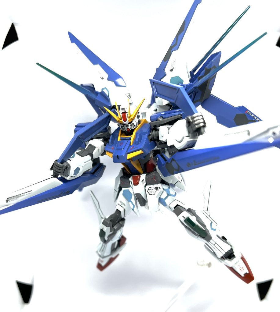 もう一つの武器として両肩のリベイクライフル。こちらはダブルオーライザーの肩を付ける予定でしたが全くと言っていい程まとまりがなかったのでこっちを採用(°▽°)