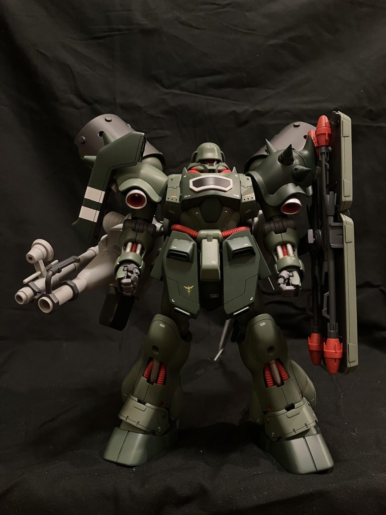 重武装仕様のランゲブルーノ砲はまだ完成してないですキズ埋めに時間がかかり、乾燥を待っている間に本体を塗装しました