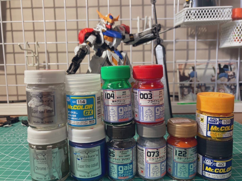 最後に使用塗料ですフレームは基本ジャーマングレーでスターブライトアイアンは武装類やハンドパーツに使用してます
