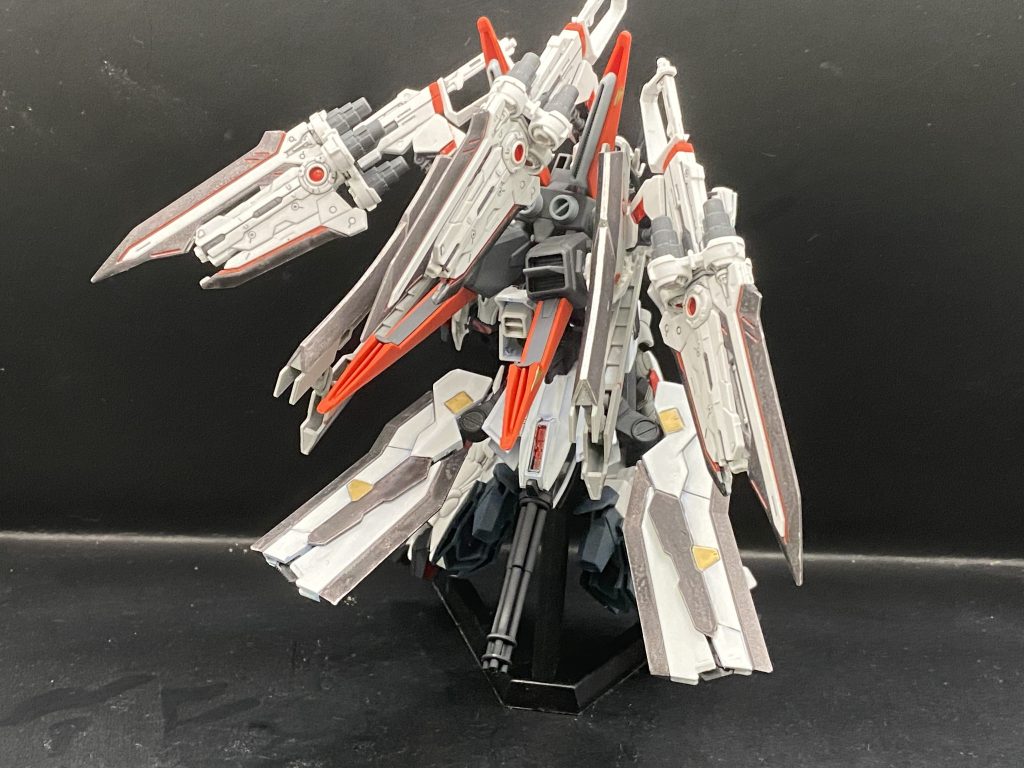 全身を前後から武装のどちゃ乗せ感はものすごいことになりましたがここからさらにもう一段あります。