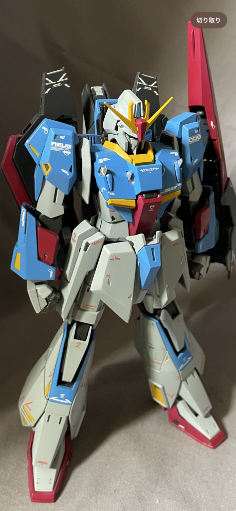 改修箇所としては、アゴ？エラ？…だいぶ削ってます。あとは、腰アーマーを大型化、足首フレームを2mm延長、肘関節フレームを2mm延長など、やってます。