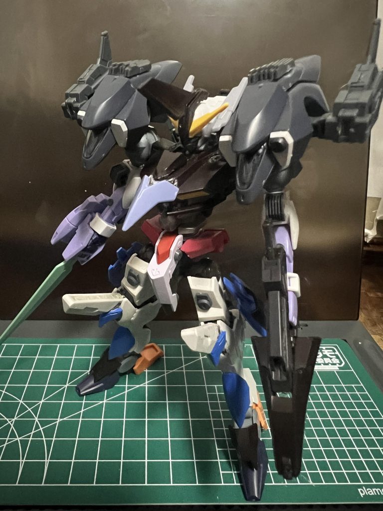  スローネアインベースにバエルとファラクトなど鉄血と水星機をミキシング。