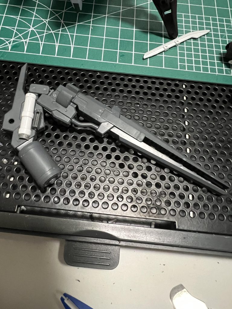 プラズマキャノンはライトニングブースターの余りパーツにビルドウェポンを組み合わせて作製。