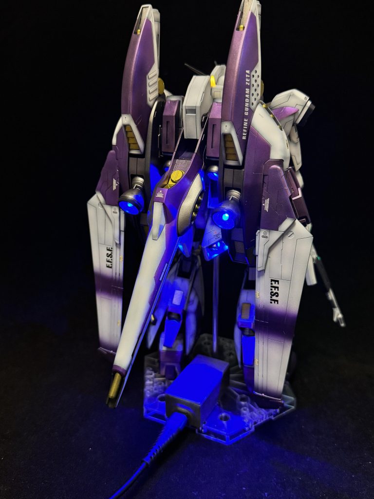 後ろ姿は電飾多めです💡⠜