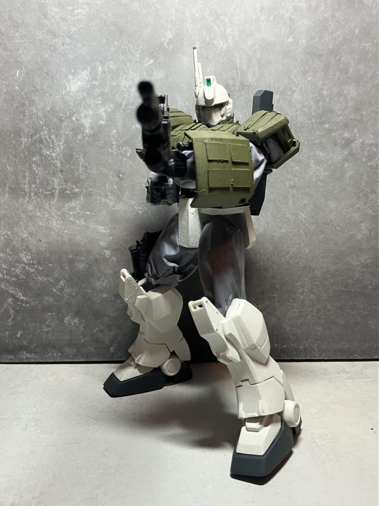 横浜ベイブリッジが爆破されてから日本の国防意識は見直される事になった政府は自衛隊内の信用を何処に置いていいか分からず、警察は治安維持を口実に陸幕長を拘束しようとした誰もが疑心暗鬼に陥る中で防衛庁の情報部と特車2課の後藤隊長は今回の爆破犯人グループを追っていたその首謀者は数年前に行方不明になったとされた柘植であった