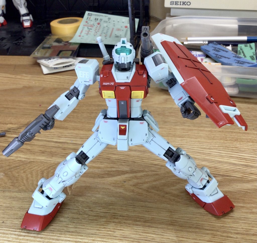 ポージング3飛行型にショルダー・キャノン