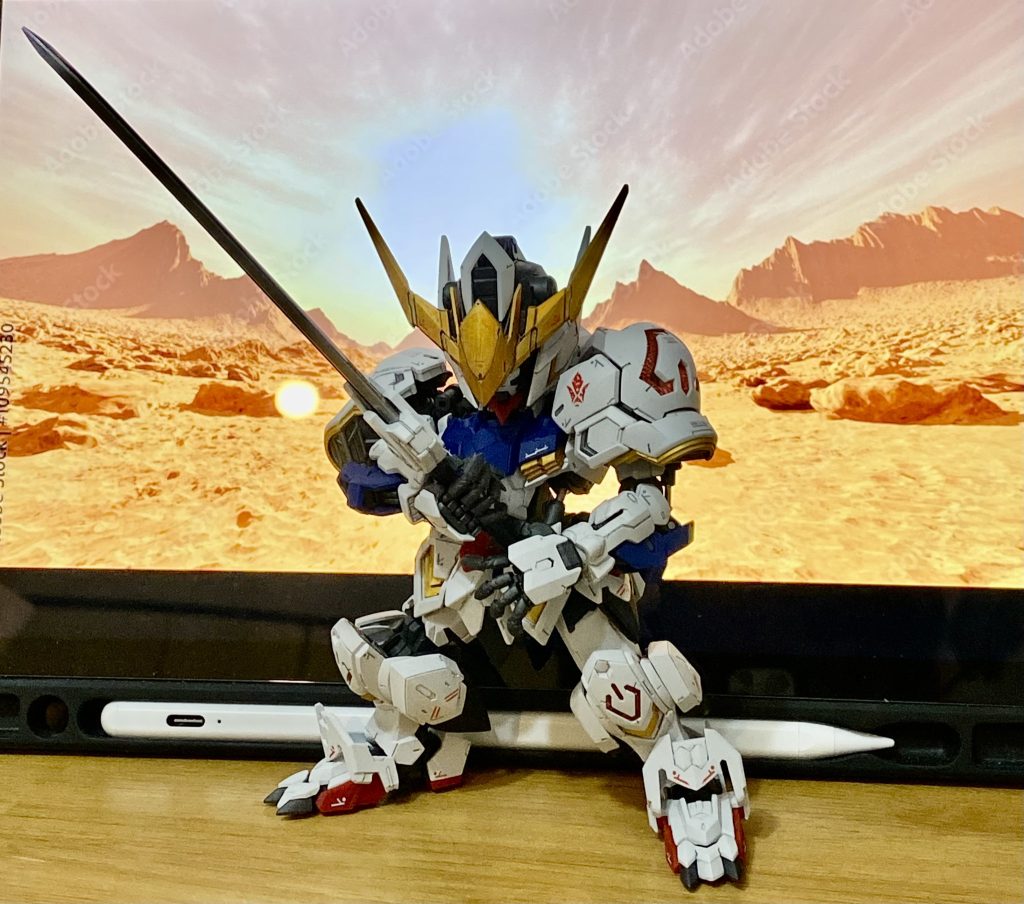 黄色のパーツはガンダムマーカーイエローゴールド。刀身はメッキシルバーからの光沢トップコート。マーカーだとムラが出来たりするし重ね塗りが厳しそうなので、エアブラシデビューしたいなー。