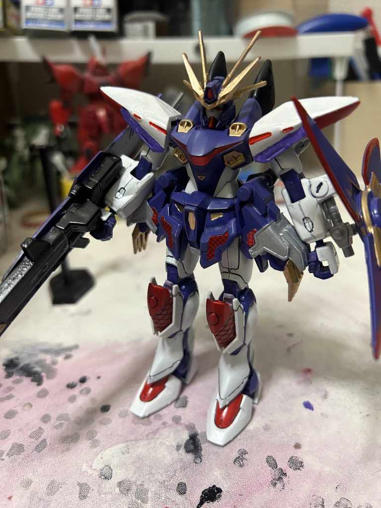 ちなみにマントはちゃんと取り外しできますんで、外した状態のポージングも取れます。マントはティッシュを瞬間接着剤を使い固めて塗装して作りました。初めてマントがうまく作れた気がしますww