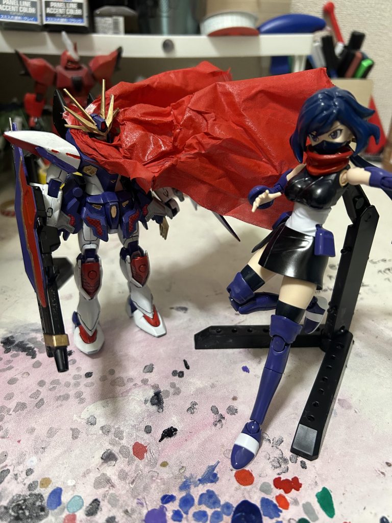 最後にアヤメさんとツーショットの写真を一枚。ちなみにアヤメさんのプラモも、このガンプラと平行して作ってました。肌のとこ以外は全部塗装しました。やっぱアヤメさんはよいですなwって話脱線しましたが、最近再販されたブリッツガンダムを見て零丸を素組みで作ってたの思い出して、ブリッツって姿消せるから、忍者ぽくてアヤメさんイメージで作ったら面白そくね?って思って作ってみました。まあこんな単純な理由で作りましたけど、なかなか悪くない出来かな?って思いました。とりあえずあとはF9ノ1を組んでから、飾るようのケースを買ってアヤメさんの機体を全部飾りたい願望がでてますので、頑張って飾っておきますww