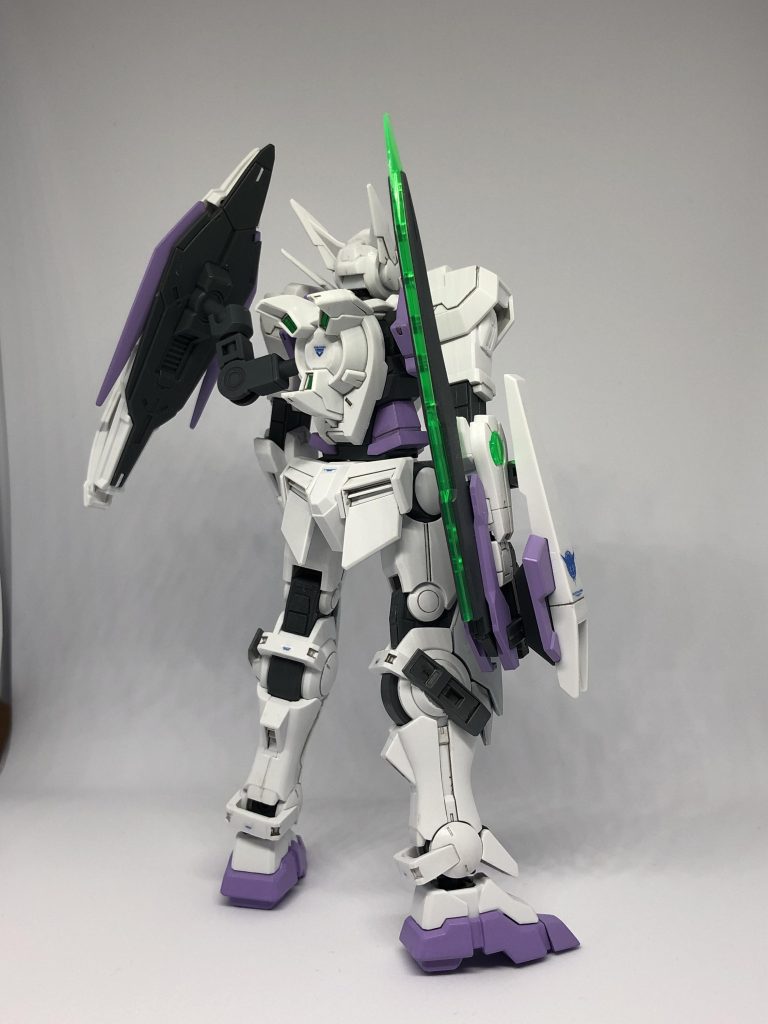 リアビュー。カラーはこれまでと同様、MSパープルやMSホワイトを缶スプレー塗装しています。