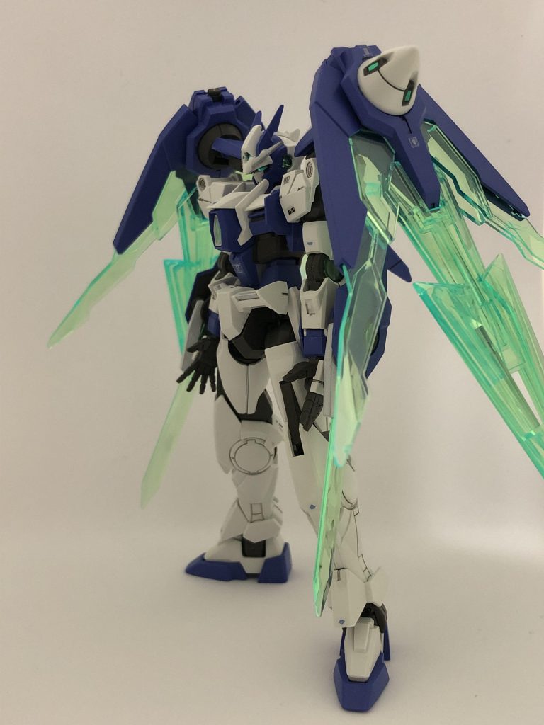 集光樹脂パーツは光量を絞っていくと発光しているように見えます。