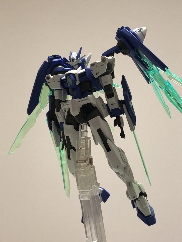 「00」系は浮遊感出すと空間戦闘のイメージが増します。