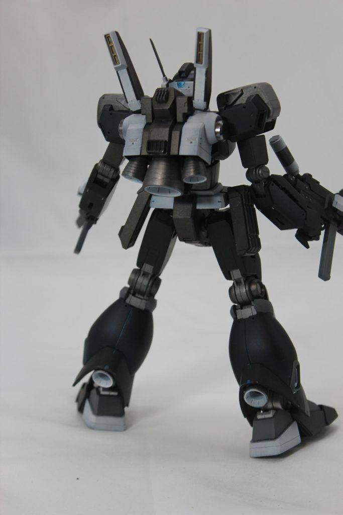 スタジェの余剰パーツを移植し足りないパーツはパテで作りました。