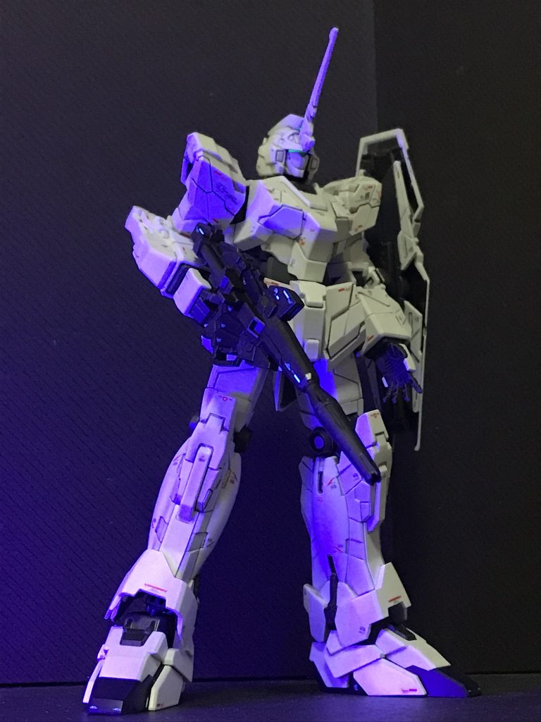 ブラックライト照射 2 右前方。