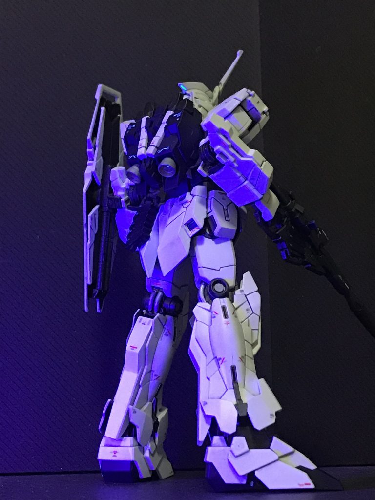 ブラックライト照射 3 右後方。