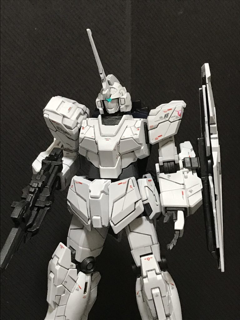 RGに比べて安定感が良いキットなので、立ち姿がいい感じです。