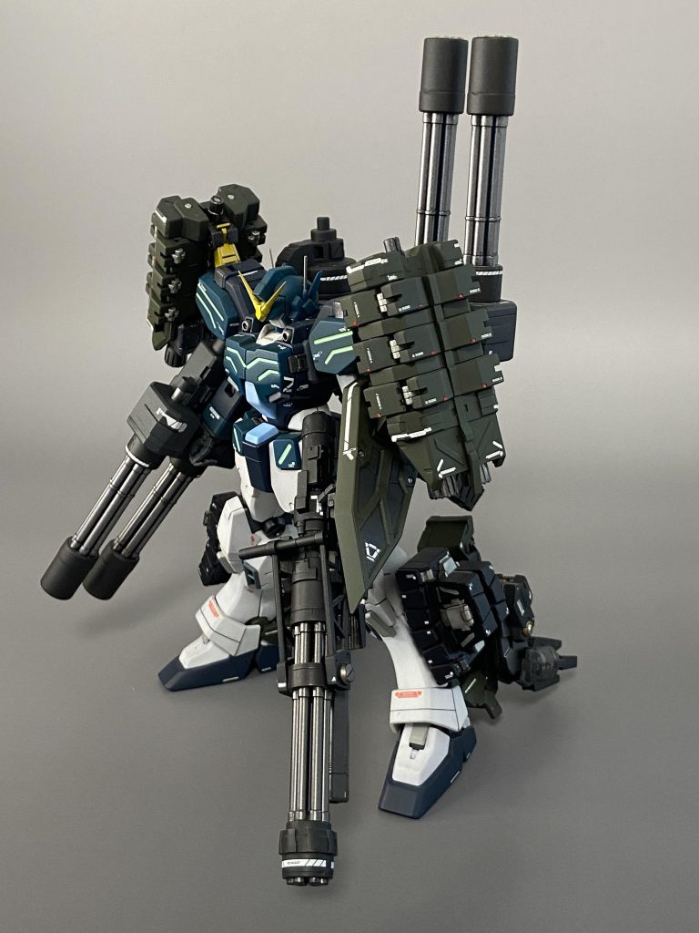 限定キット2体を使った贅沢モデリングによる、自分的最終決戦仕様のヘビーアームズとなっております。