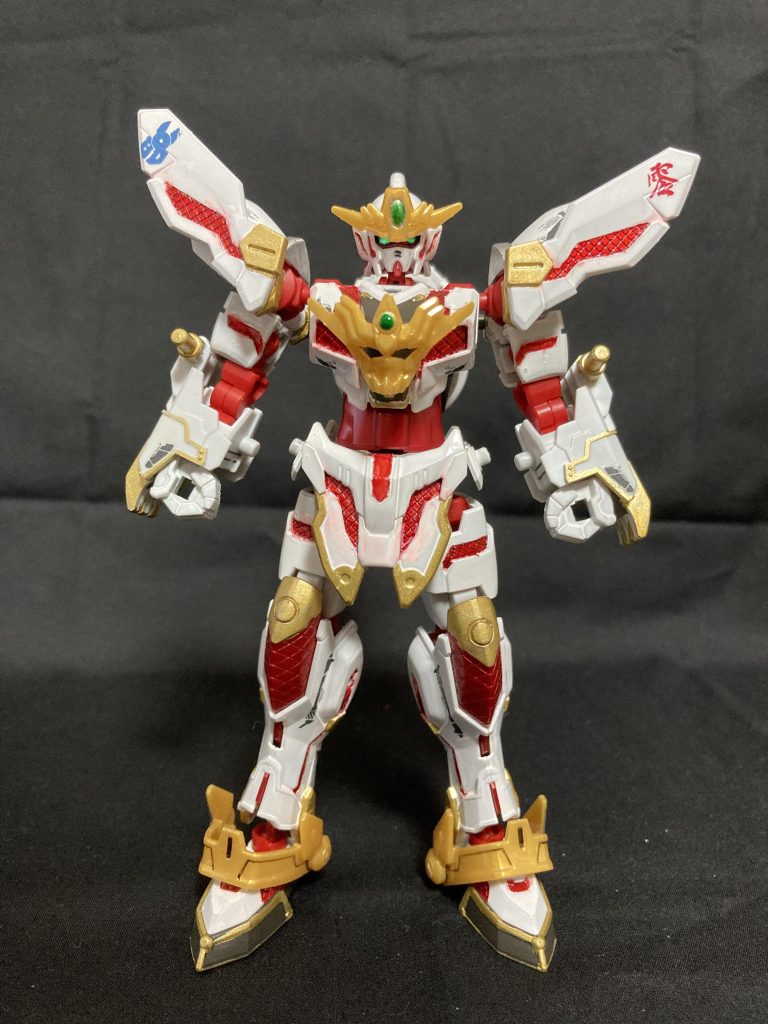 リアルタイプ形態に合体\\\\٩( 'ω' )و ////このリアルタイプ変形はやっぱりナイトガンダム等から脈々と受け継がれるSDの隠し球の一つって感じで好きです( ´ ▽ ` )